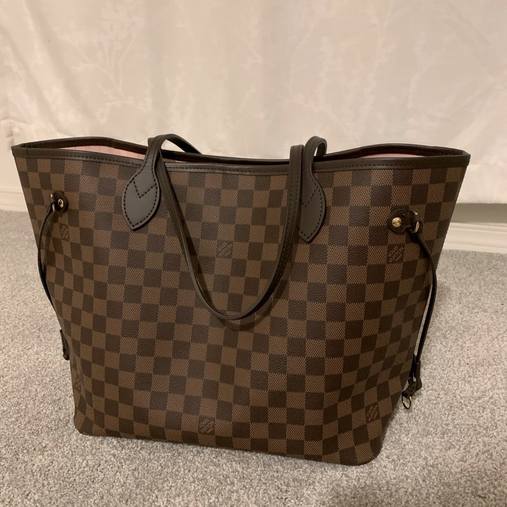 Louis Vuitton Neverfull MM handbag